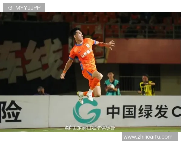 彭啸精彩表现封堵山东泰山助力球队赢得关键胜利 彭啸精彩表现封堵山东泰山助力球队赢得关键胜利