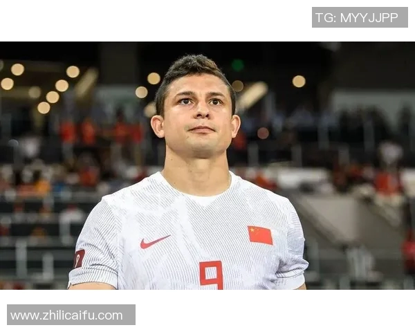 艾克森精彩头球助力成都蓉城再创佳绩展现强大团队精神